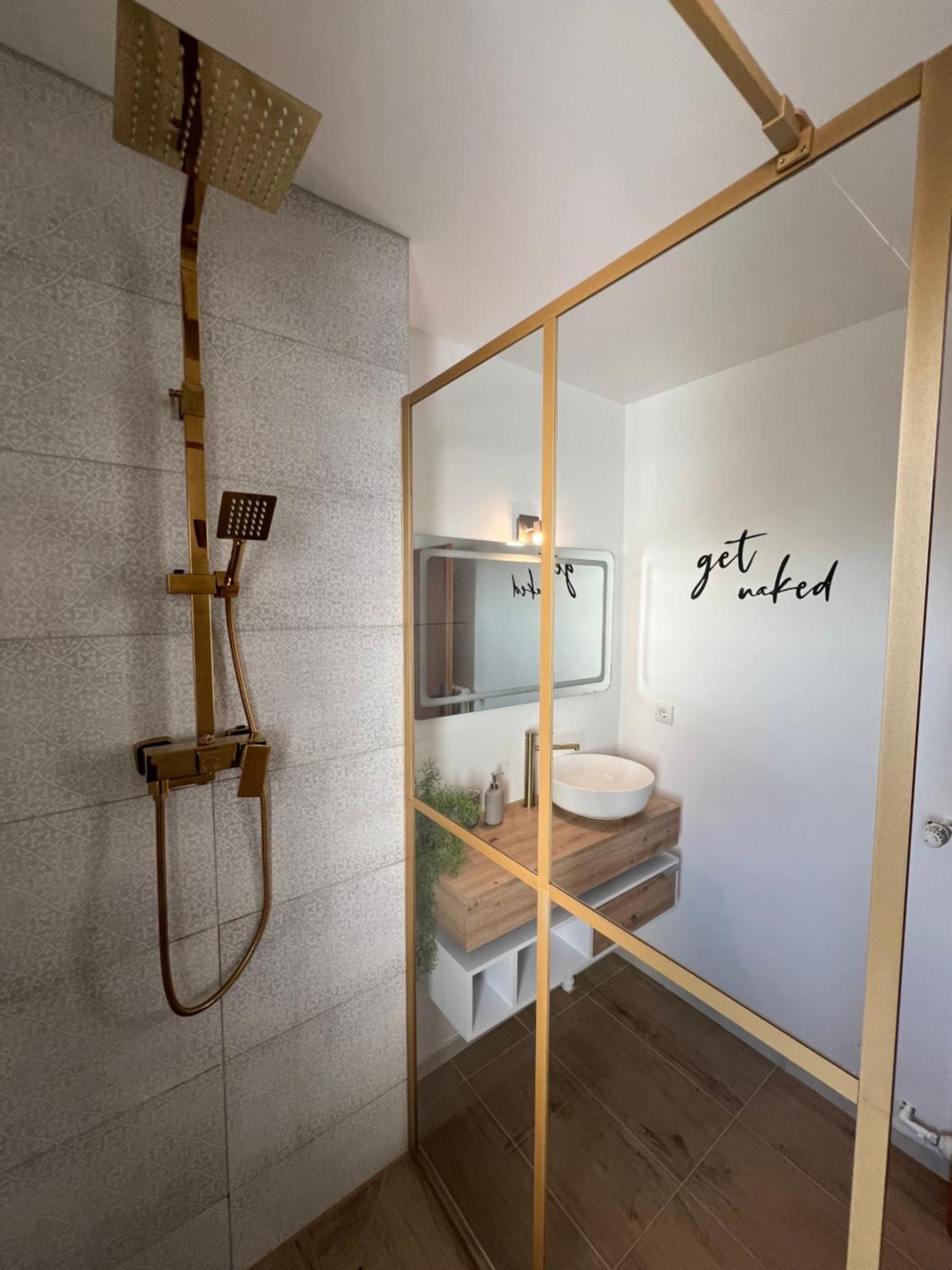 Up Wuljke19 Neu Renovierte Unterkunft Inkl.Pkw Stellplatz เอมเดน ภายนอก รูปภาพ